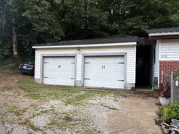2nd image of 1774 Midway Rd