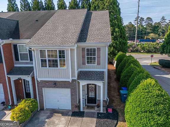 2nd image of 4 Madaline Ln