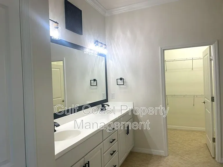 10485 Crooked Creek Dr — Photo 21
