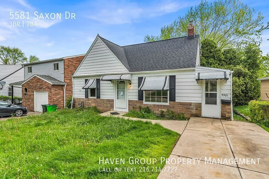 5581 Saxon Dr, Garfield Heights - Spacious 3-bed 2-bath single-family home! — Photo 2