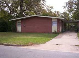 1977 S Riverview Cir, Albany, GA 31705