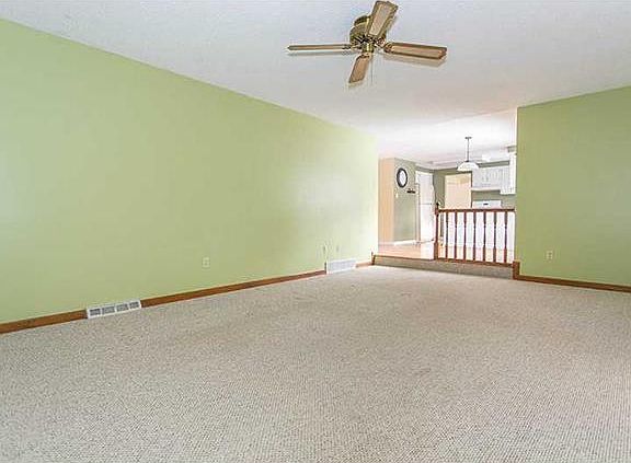 3rd image of 583 Fairmont Ave