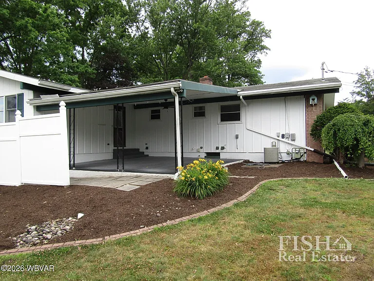 1820 Shiffler Ave — Photo 5