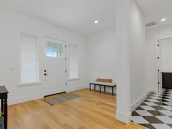 3rd image of 23 Oak Knoll Court