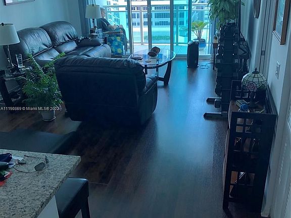5th image of 950 Brickell Bay Dr APT 2303