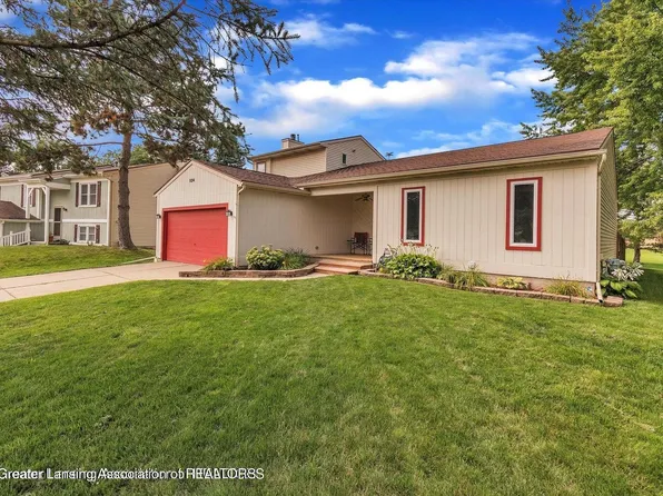 524 Dutch Hill Dr, Lansing, MI 48917