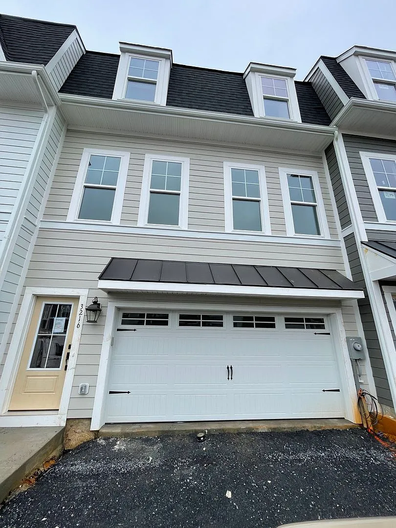 Townhouse for Rent in Preston Lake — Photo 1