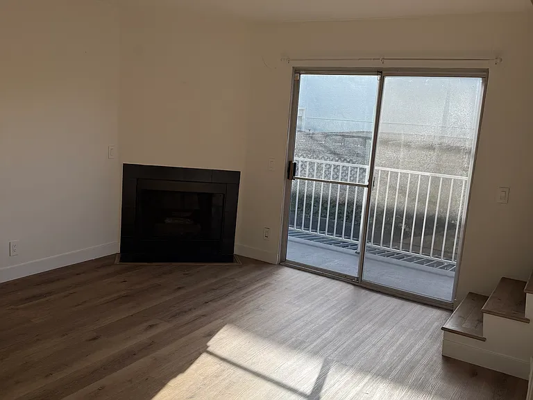 1520 S Bedford St #7 — Photo 3