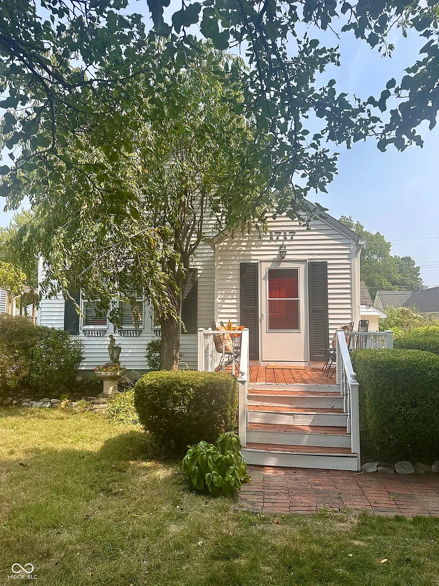 1717 N Norfolk St photo 1