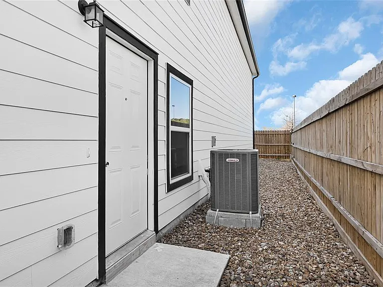 7737 Orebo St — Photo 4