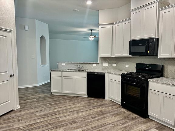 4th image of 509 Turtle Dove Dr