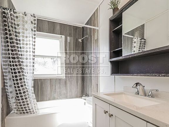 5th image of 1016 Heard Ave