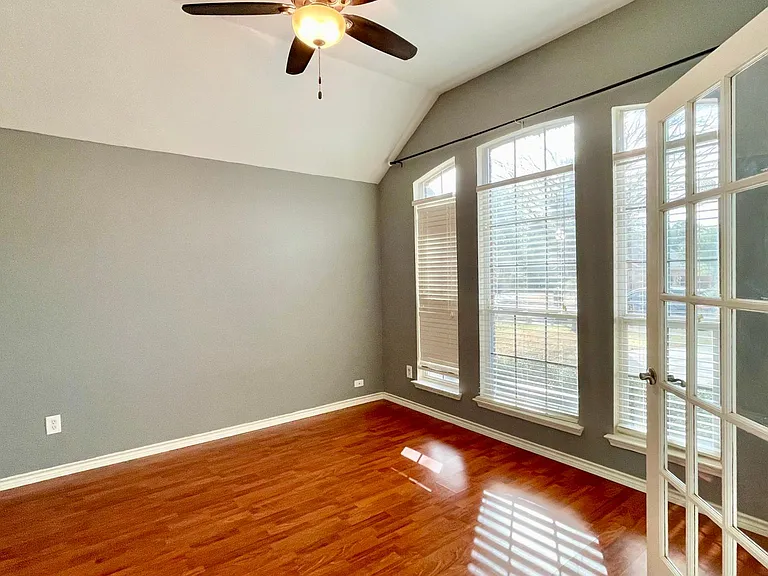 5330 Golfside Dr — Photo 3