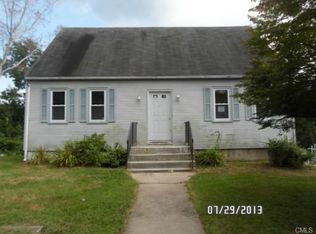 209 Saunders Ave, Bridgeport, CT 06606