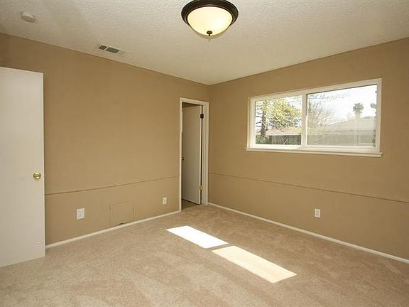 2nd image of 4514 N Briarwood Ave