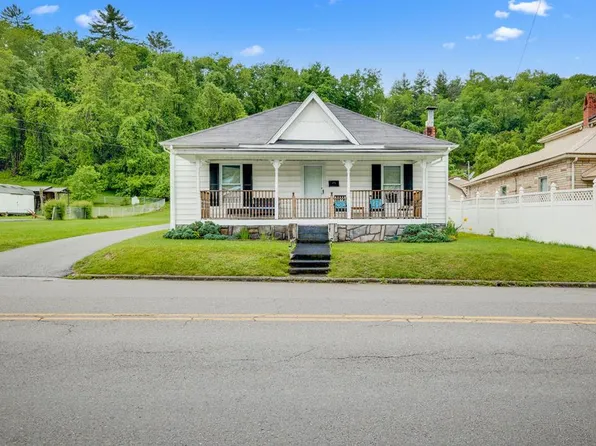 427 Kents Ridge Rd, Richlands, VA 24641