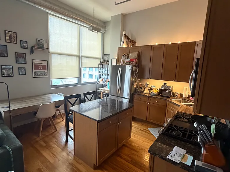 824 W Superior St #606 — Photo 4