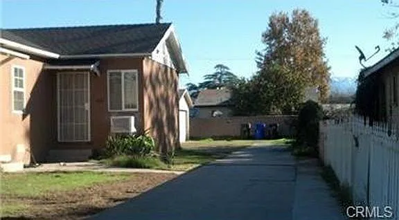 1477 N Sierra Way — Photo 1