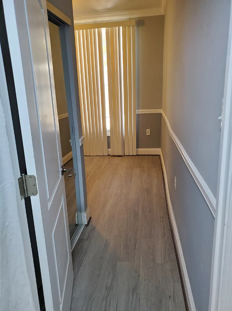 2838 Washington Blvd $650 Available (Shared Bath) — Photo 3
