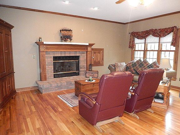 5th image of 4933 Laurel Wood Ct