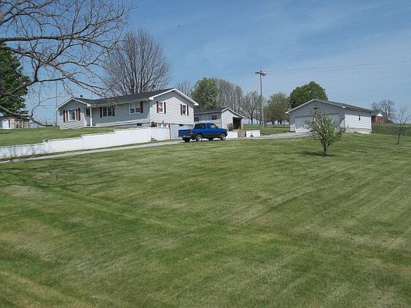 2nd image of 1626 Kelley Pike