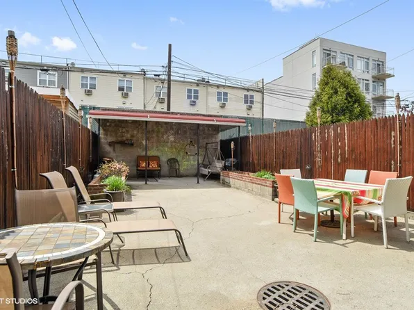 702 Dean St, Brooklyn, NY 11238