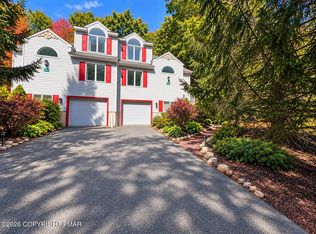 37 Summit Wind Dr, Lake Harmony, PA 18624