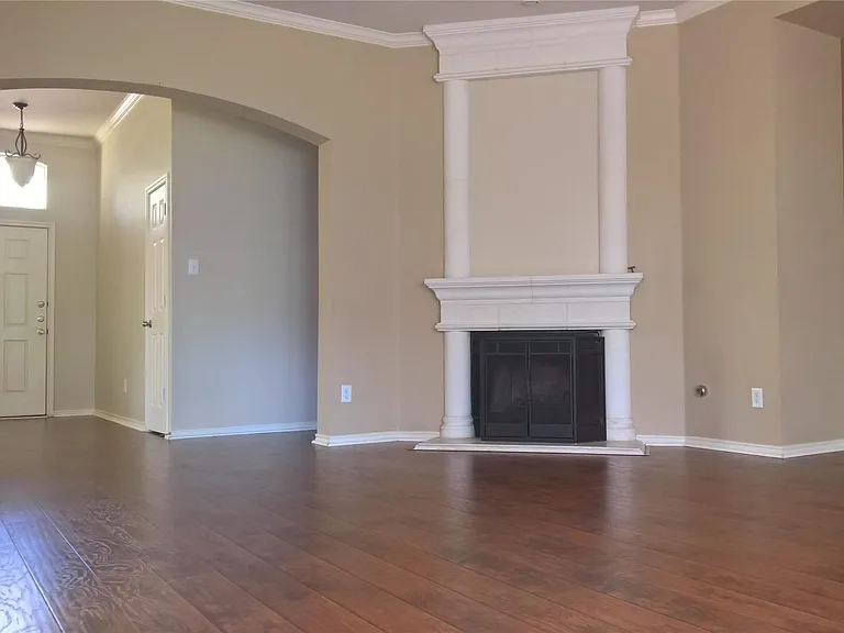 2406 Beeleigh Ct — Photo 4