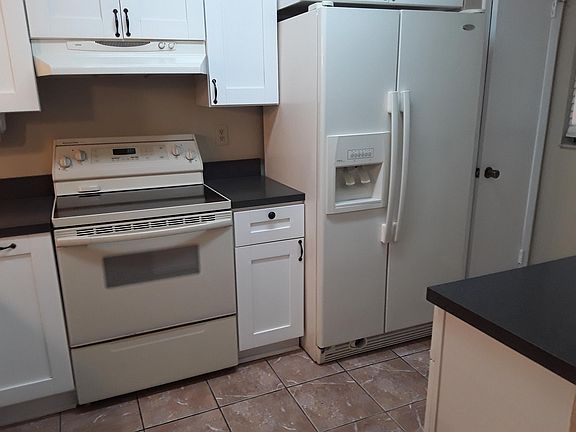 3rd image of 6371 Bonnie Bay Cir