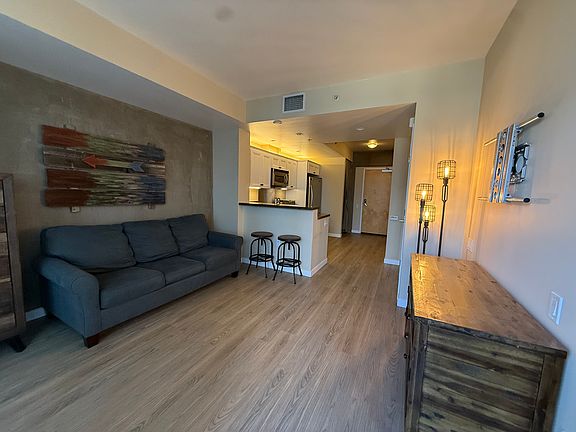 3rd image of 321 10th Ave Unit 1805