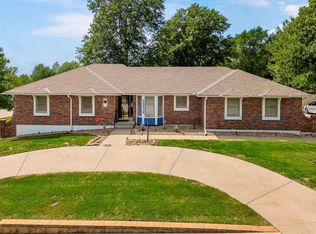 100 N Park Dr, Raymore, MO 64083