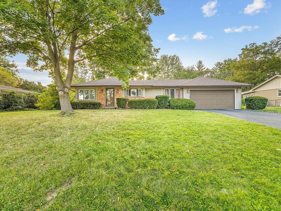 1st image of 2923 Panorama Dr