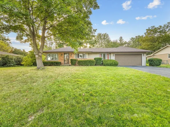 2923 Panorama Dr, Rockford, IL 61109