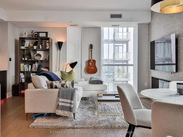 1 Yorkville Ave #4301 — Photo 15