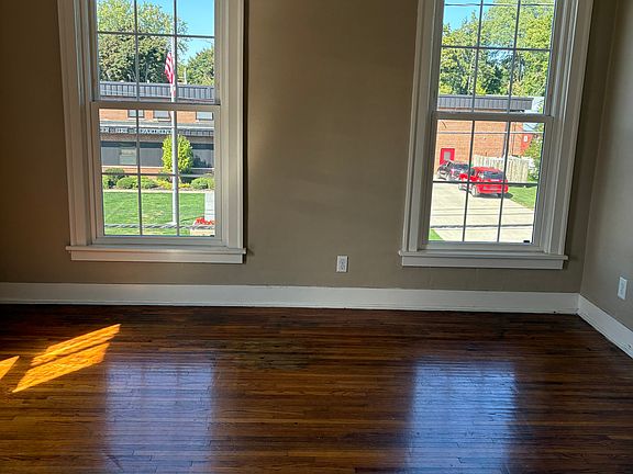 5th image of 296 Union St Floor 2