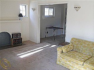 4th image of 23386 Carlisle Ave