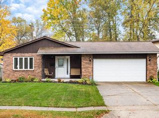 2113 Maplewood Dr, Columbus, OH 43229