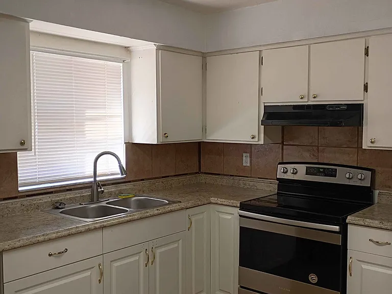 4907 E Temple Heights Rd #B — Photo 7