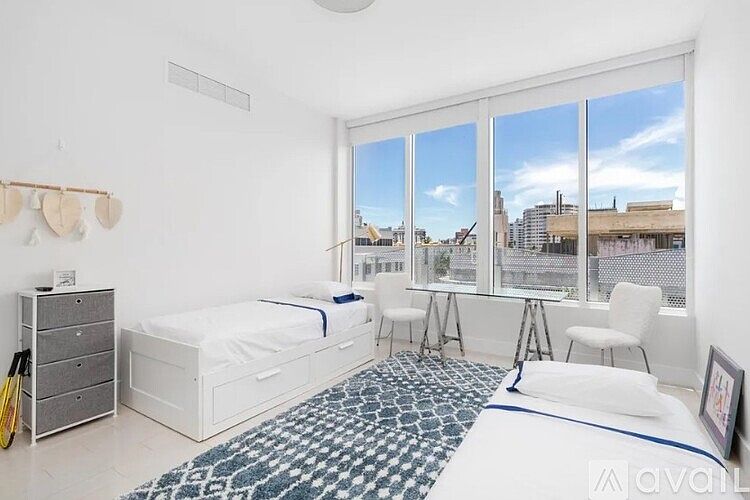 2nd image of 435 21st St #407
