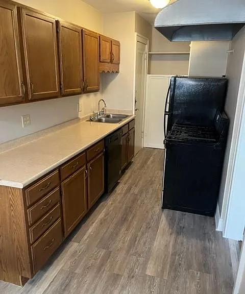 1711 Pleasant St #2 — Photo 6