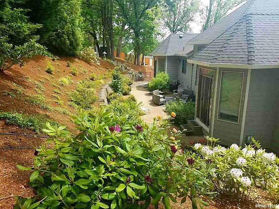 5th image of 1747 Ptarmigan St NW