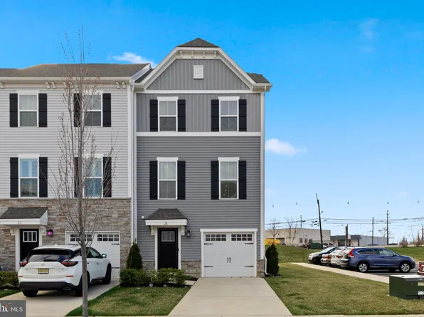 28 Hamilton Ct, Pennsauken, NJ 08110
