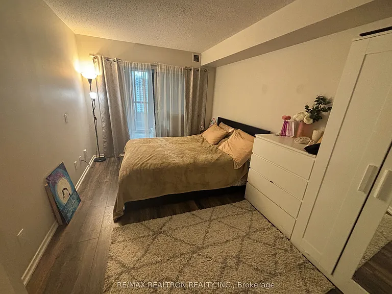 33 Empress Ave #1501 — Photo 11