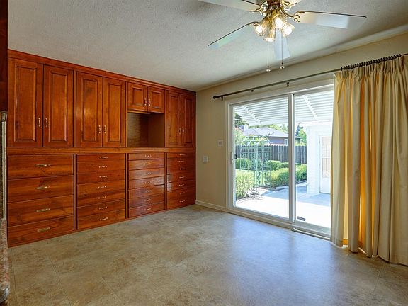 4th image of 4235 Cabrillo Way