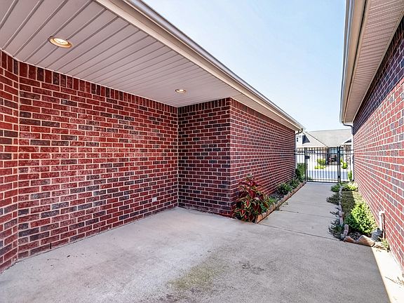 3rd image of 167 Speedwell Ln