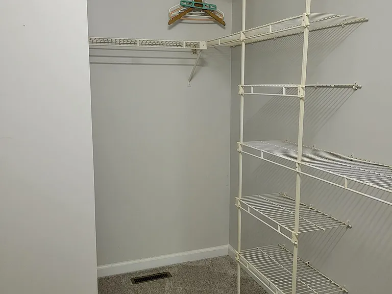 172 Saint George Dr — Photo 26