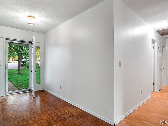 4th image of 809 Corey Ct