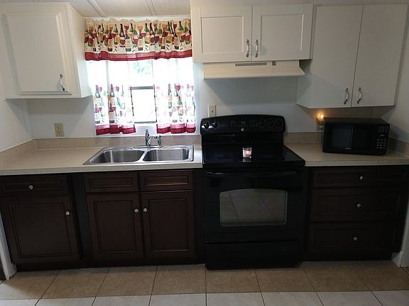 2nd image of 13107 Melissa Ct