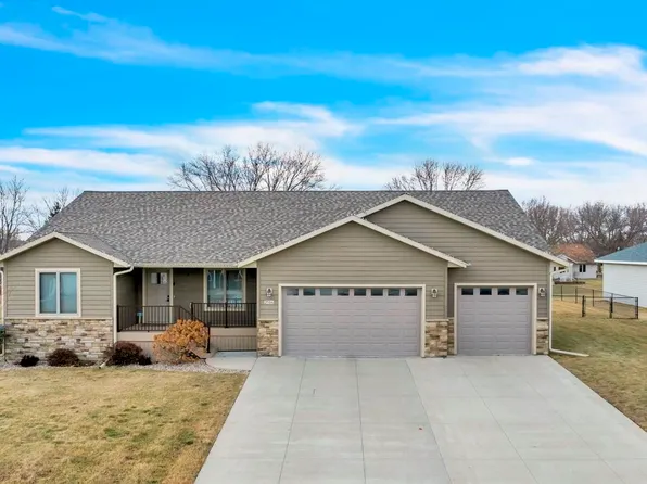 2504 Viking Ave, Spirit Lake, IA 51360