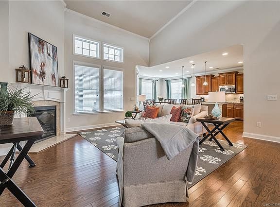 5th image of 3723 Halcyon Dr